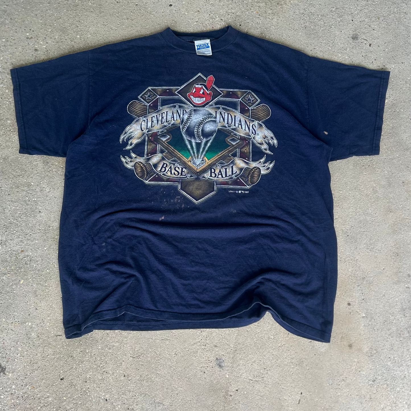 Vintage 1997 Cleveland Indians MLB Baseball T-Shirt