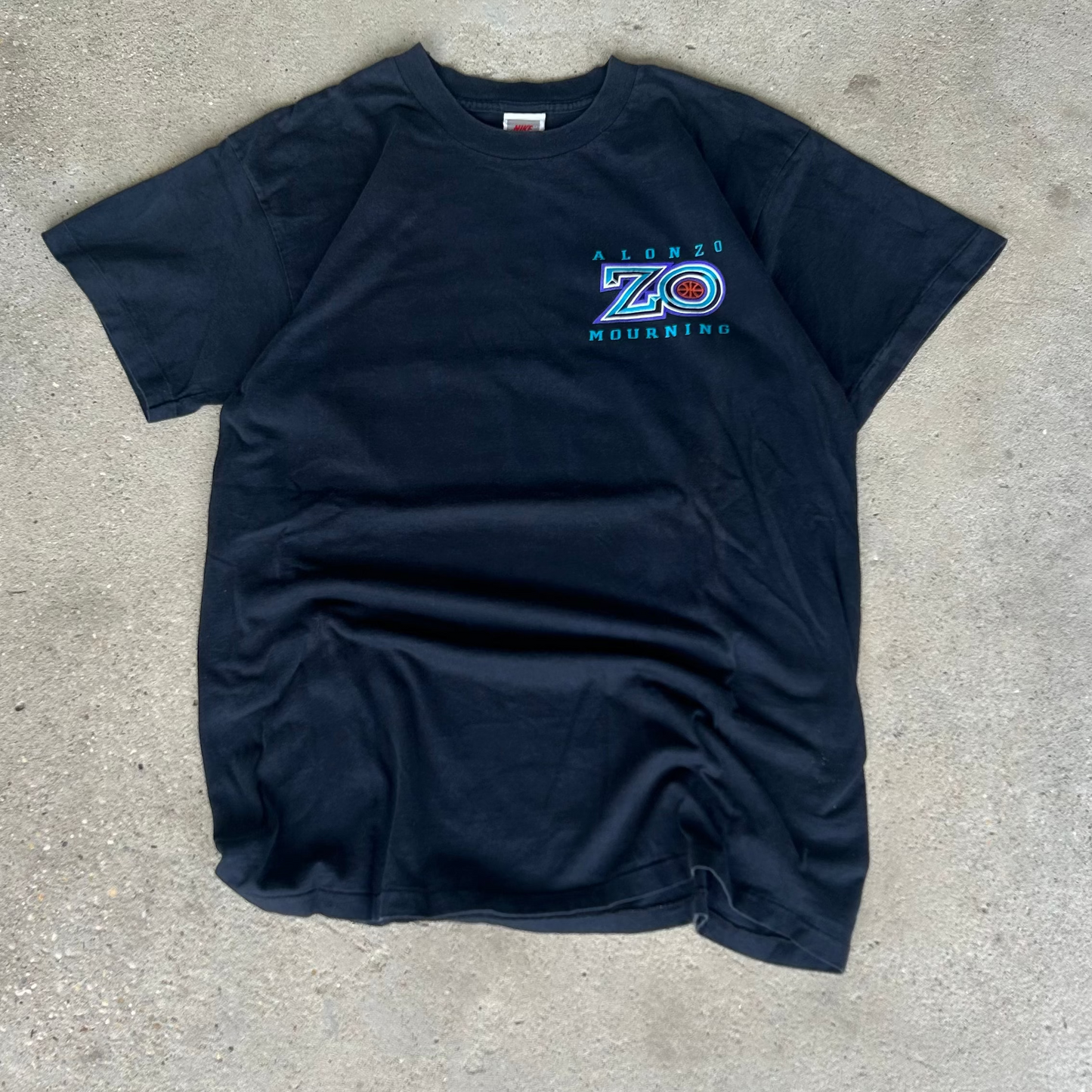 Vintage 90's Nike Alonzo Mourning Charlette Hornets NBA T-Shirt